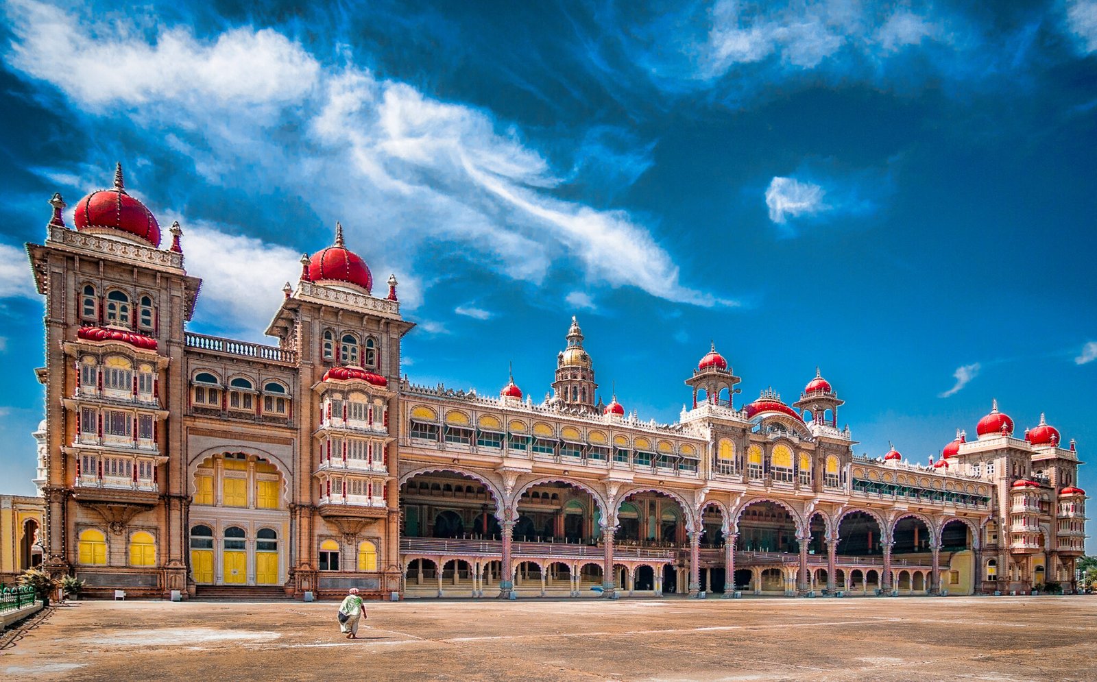 Mysore Palace (Courtesy: Mouthshut.com)